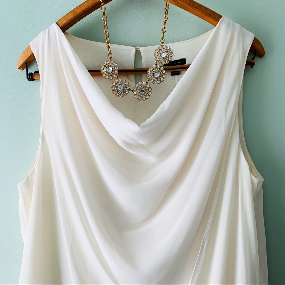 🧁Ann Taylor draped neck ivory flyaway shell 🧁